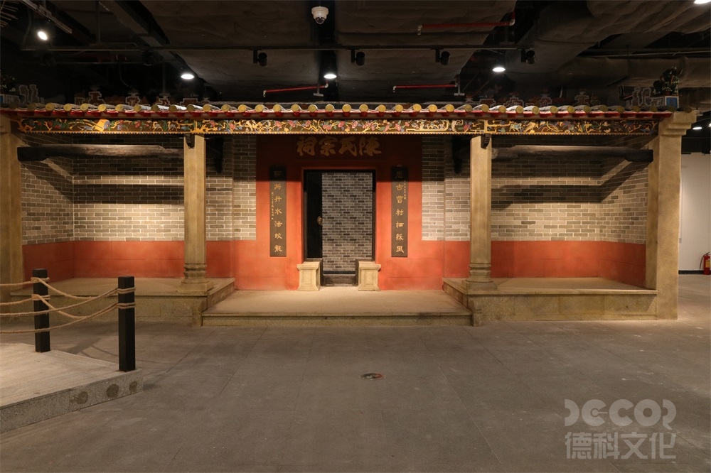 展廳設(shè)計中，如何選擇適合的裝飾材料和家具？